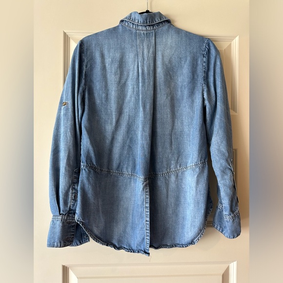 Cloth & Stone Chambray Slit Back Button Down Shirt - Picture 6 of 7